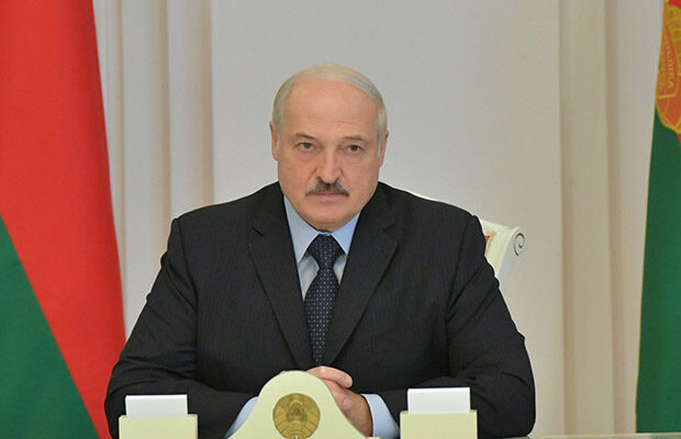 Lukaşenko: İsveç və Finlandiya NATO-ya üzv olmaq üçün “əyildi”