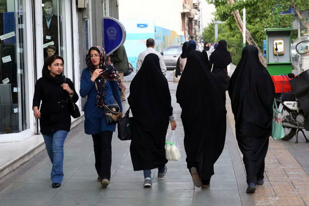 İrana oxumağa gedən qızı mollalar zorlayıb