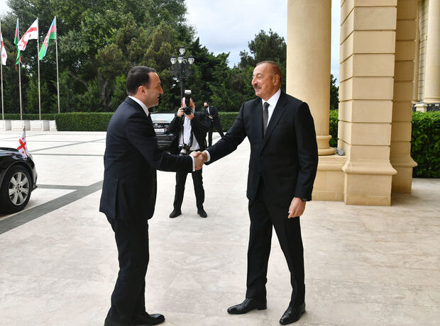 İlham Əliyev Gürcüstanın Baş naziri ilə görüşdü