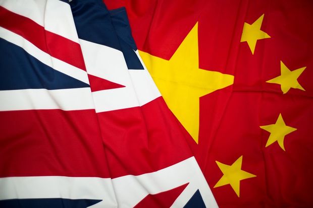 Böyük Britaniya altı Çin diplomatını ölkədən qovur