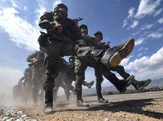 Rusiya Qırğızıstan və Tacikistandakı hərbi bazalarının döyüş hazırlığını artırır