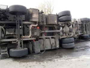 Bakı-Qazax yolunda yük avtomobilləri toqquşub, iki nəfər ölüb