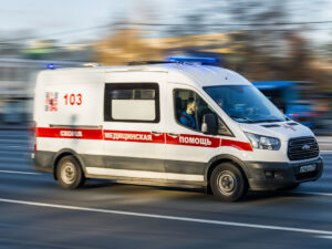 Dayənin içki içən yoldaşı bir yaş yarımlıq qızı üçüncü mərtəbədən atıb