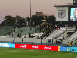 Konfrans Liqası matçı zamanı kütləvi dava düşüb