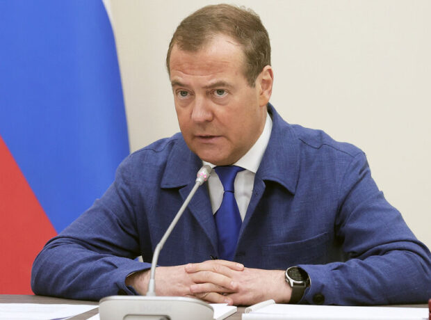Medvedev Ağ Evdə kokain aşkarlanmasına reaksiya verib