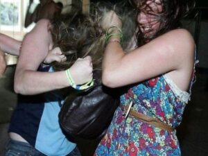 Bakıda qadınlar arasında KÜTLƏVİ DAVA