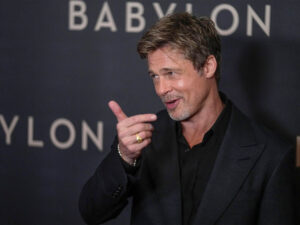 59 yaşlı aktyor Bred Pitt cavanlaşmış görünüşünə heyran qalıb