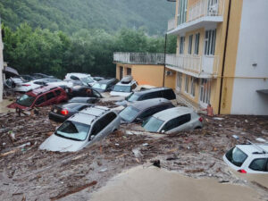 Tuapsedə müstəntiqlər leysandan sonra dörd nəfərin itkin düşməsi faktı ilə bağlı iş açıblar