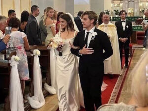 “Victoria’s Secret”in modeli və aktyor Dilan Sprouse evlənib