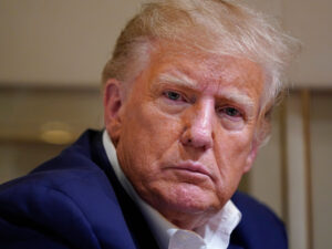 Tramp Si Cinpinlə görüşdən gözləntilərini bölüşüb Tramp Si Cinpinlə görüşdən gözləntilərini bölüşüb