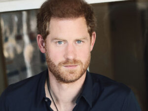 Şahzadə Harri Böyük Britaniyaya Meqan Marklsız gəlib