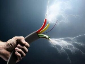 Zabratda 58 yaşlı kişini elektrik cərəyanı vurub