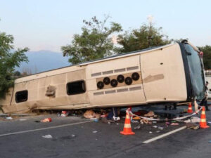 Türkiyədə faciəvi qəza, çoxlu sayda ölən və yaralanan var