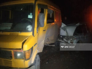 Qubada marşrut avtobusu qəzaya düşüb, yeddi nəfər yaralanıb