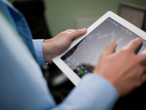 İnsanlar necə zəngin ola bilər? – Məhşur bankir izah edib