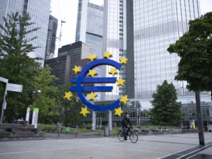 ECB tarixində ən uzun faiz artımı silsiləsi qırılır