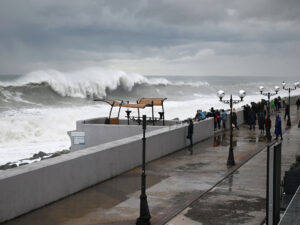 Abxaziyada evləri və turistik yerləri su basıb