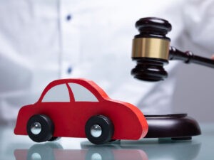 Keçmiş polis məmuru tapmalı olduğu avtomobili oğurladığı üçün cərimələnib