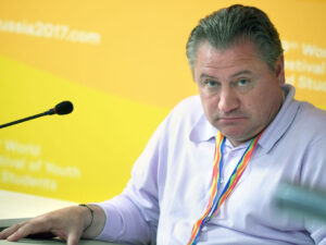 Slutskiyə Çində özünü rüsvay etməməyi arzulayırdılar