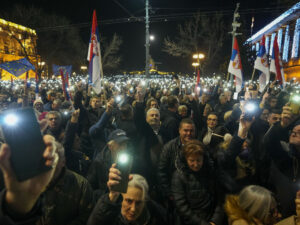 Vuçiç: Belqradda iğtişaşlar zamanı polis yaralanıb, 35 nəfər saxlanılıb