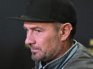 CSKA-nın qapıçısı Kostomarovun buz üzərində görünüşünə heyran qaldı