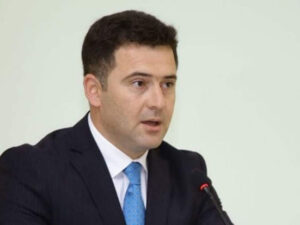 Həbs edilən qalmaqallı direktorun mənimsədiyi məbləğ açıqlandı