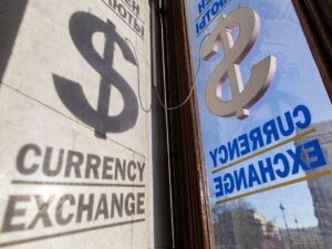 Analitik rublun nə vaxt möhkəmlənməyə başlayacağını bildirib