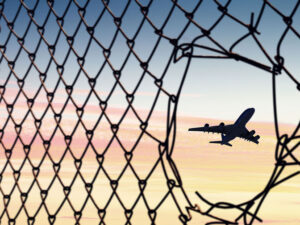 Kolumbiyanın şimalında göyərtəsində 6 nəfərin olduğu təyyarə qəzaya uğrayıb