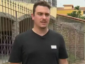 Braziliyalı başına atəş açan tapançanı daşla vurulduğunu səhv salıb