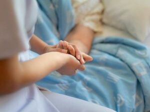 Balakəndə ahıl qadın yol-nəqliyyat hadisəsində ağır xəsarət alıb