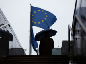 Dekabr ayında İngiltərədə pərakəndə satışların azalması tənəzzül qorxusunu artırdı