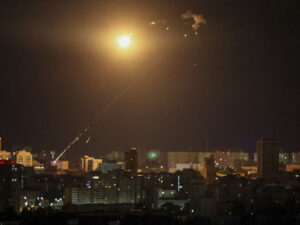 Ukraynanın qərbindəki Xmelnitski vilayətinin rayonlarından birində partlayışlar baş verib