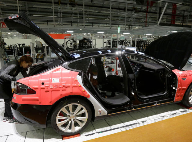 Tesla Almaniyadakı zavodunda istehsalı dayandırmaq niyyətindədir