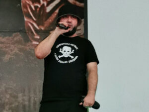 Reper Birinci Kanalın Yeni il verilişində Ukrayna dilində mahnı ifa edib