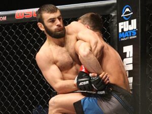 MMA döyüşçüsü Şimal Hərbi Dairəsində xidmətinin təfərrüatlarını paylaşıb