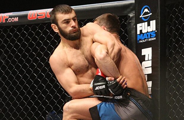 MMA döyüşçüsü Şimal Hərbi Dairəsində xidmətinin təfərrüatlarını paylaşıb MMA döyüşçüsü Şimal Hərbi Dairəsində xidmətinin təfərrüatlarını paylaşıb