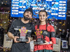 B-Girl [Lee] və B-Boy [Button] Red Bull BC One Cypher Azerbaijan-ın çempionları oldular