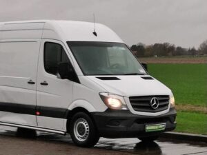 Tanınmış azərbaycanlı futbolçu sürücü işləməyə başladı – FOTO