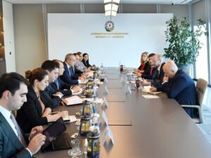 Mikayıl Cabbarov Avropa Yenidənqurma və İnkişaf Bankının nümayəndələri ilə görüşüb