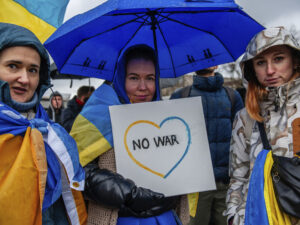 Amsterdamda Ukraynaya Qərb silahlarının verilməsinə qarşı nümayiş keçirilib