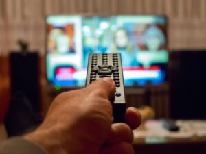 Televiziyaya baxmaq demensiyanın inkişaf riskini azalda bilər