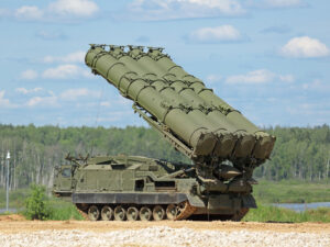 Aİ nazirlərin Ukrayna üçün hava hücumundan müdafiə sistemləri axtaracağını bildirib