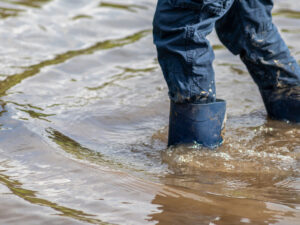 Çelyabinsk vilayətində imam üç uşağı batan avtomobildən çıxarıb