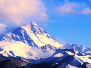 Nepaldan olan bələdçi Everesti 29 dəfə fəth etməklə yeni rekorda imza atıb