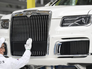 Aurus avtomobilləri afrikalılara alış üçün təklif olunacaq