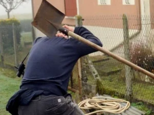 Qusarda qadın ərini döyüb