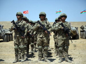 Dinc dövrdə həqiqi hərbi xidmət müddəti 6 ay azaldılacaq Dinc dövrdə həqiqi hərbi xidmət müddəti 6 ay azaldılacaq