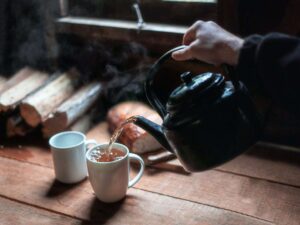 Alimlər 18-ci əsrdə çay dəbinin minlərlə ingilisin həyatını necə xilas etdiyini öyrəniblər