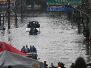 İndoneziyada baş verən torpaq sürüşməsindən sonra yeddi nəfər xilas edilməyib İndoneziyada baş verən torpaq sürüşməsindən sonra yeddi nəfər xilas edilməyib