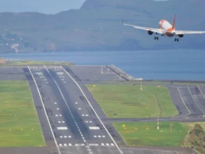 Yeni Kaledoniyanın hava limanı bağlandı